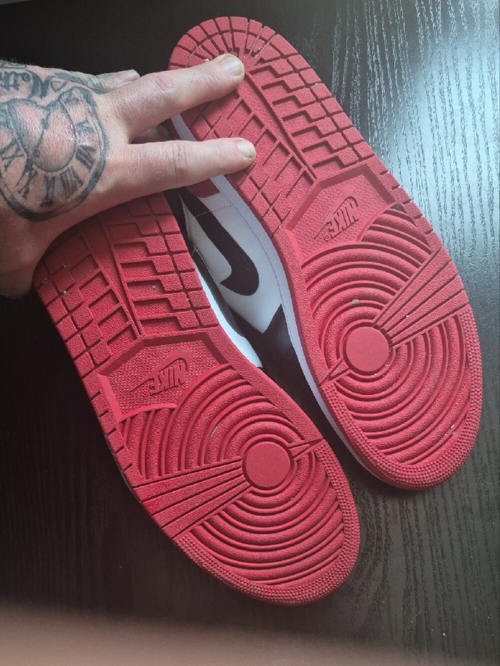 Nike Men's Low-Top Sneakers - Black, Red & White - Picture 5 of 8